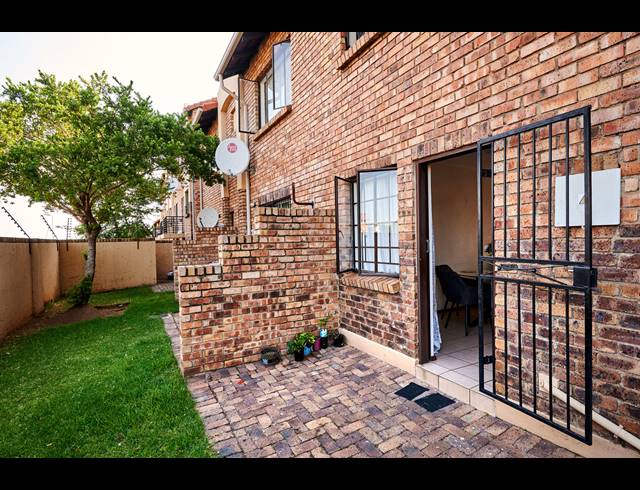 2 BEDROOM DUPLEX SOLD IN HALFWAY GARDENS